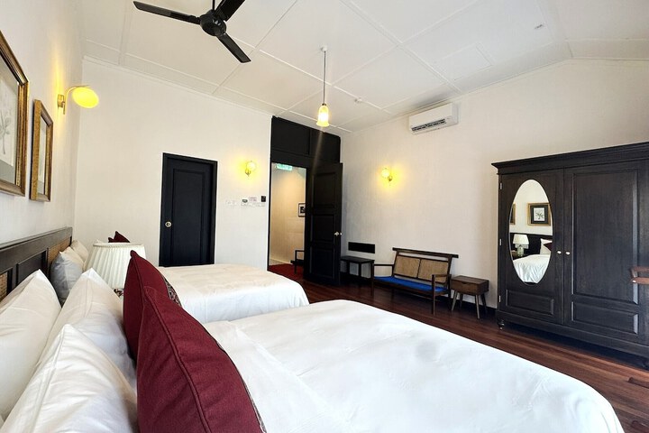 Room 26 of 108
