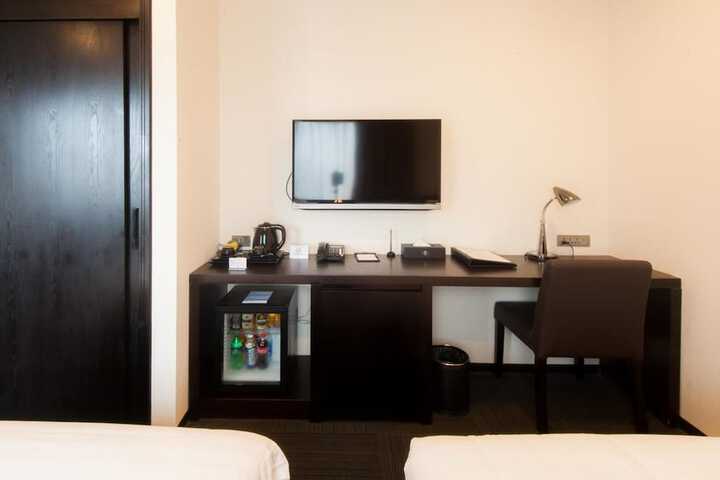 Room 14 of 32
