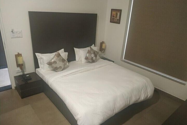 Room 22 of 53