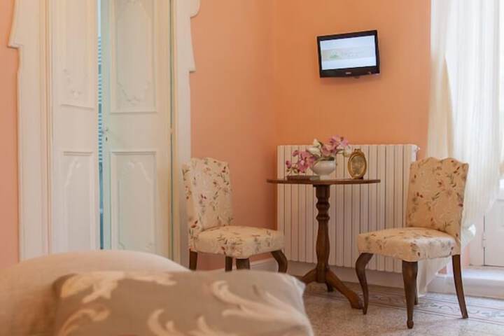 Room 14 of 27