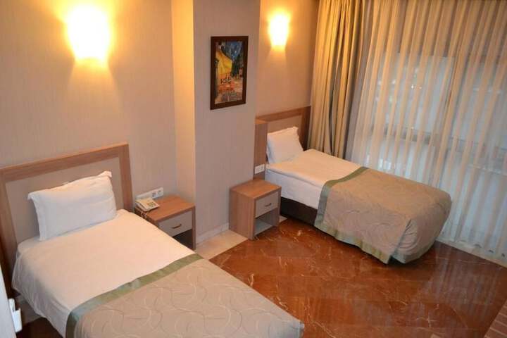 Room 3 of 35
