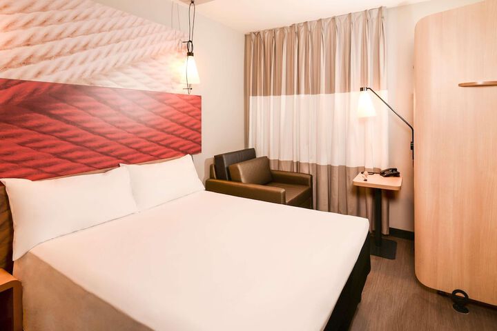 Room 18 of 43
