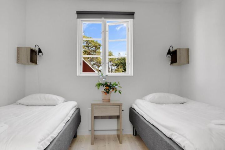 Room 12 of 70