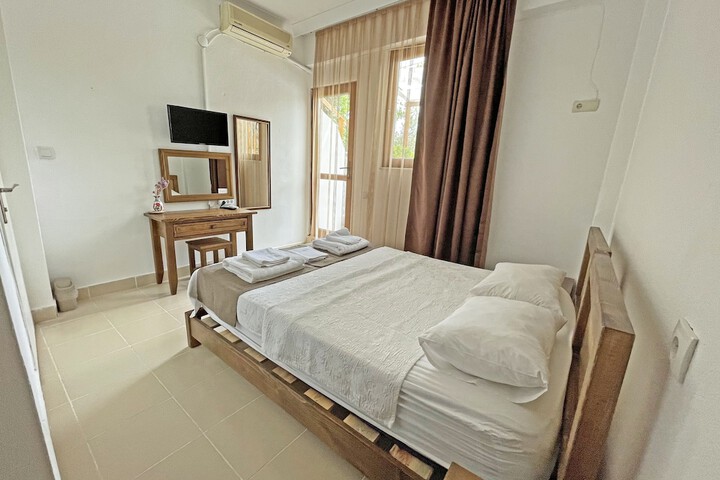 Room 12 of 43