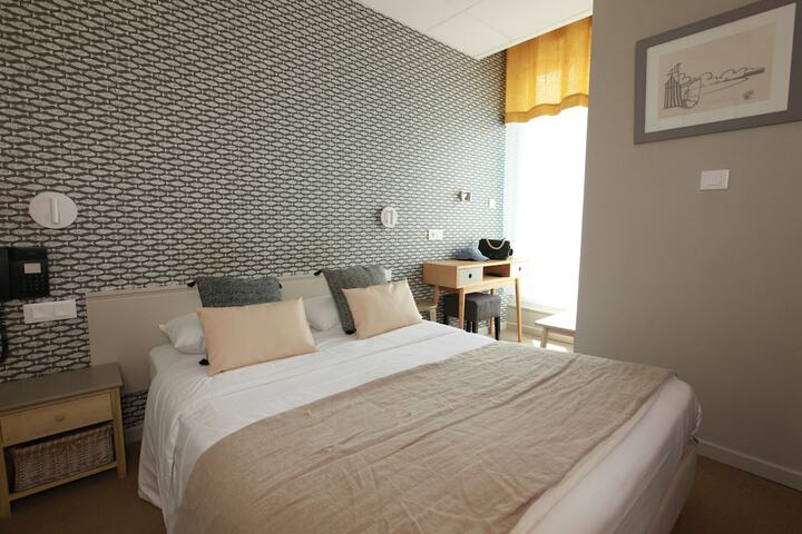 Room 33 of 55