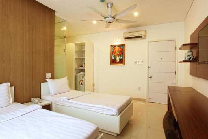 Room 4 of 36