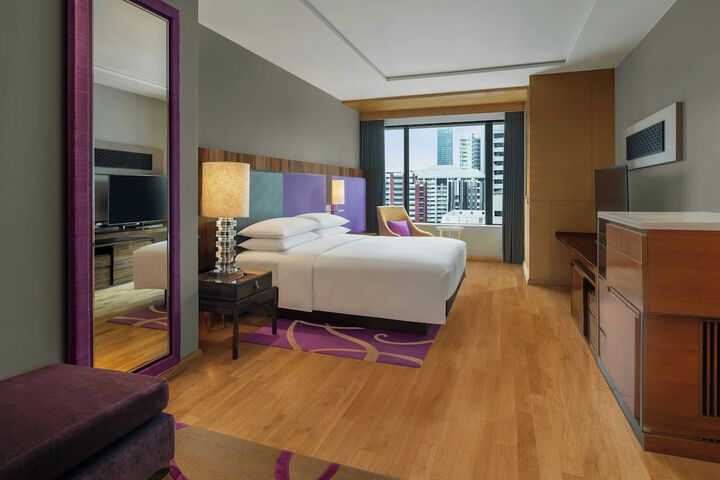 Room 26 of 122