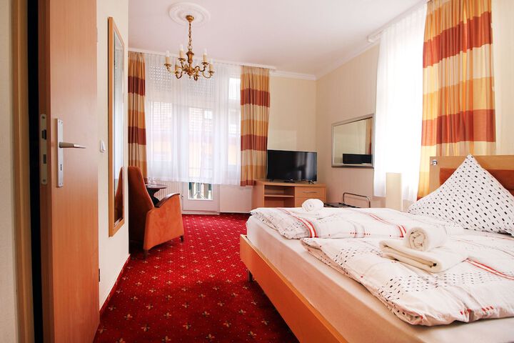 Room 18 of 42