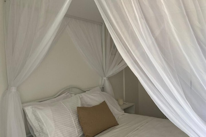 Room 9 of 184
