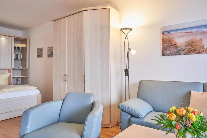 Room 2 of 18