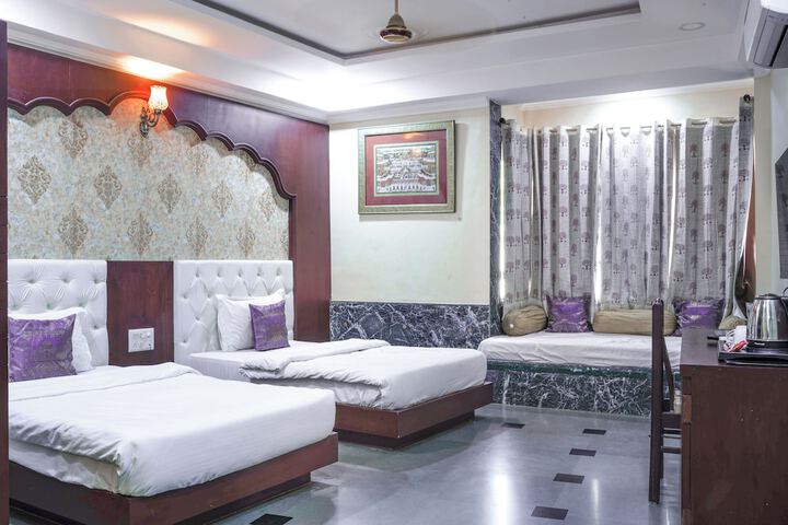 Room 12 of 29