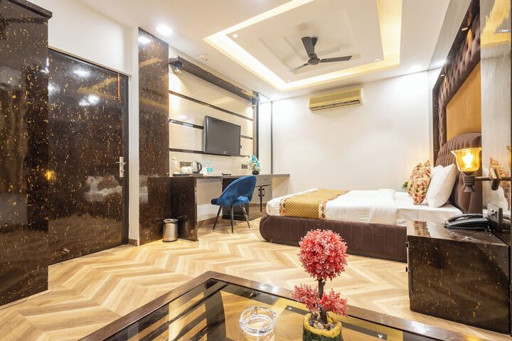 Hotel Cosmo Near BLK Hospital Karol Bagh