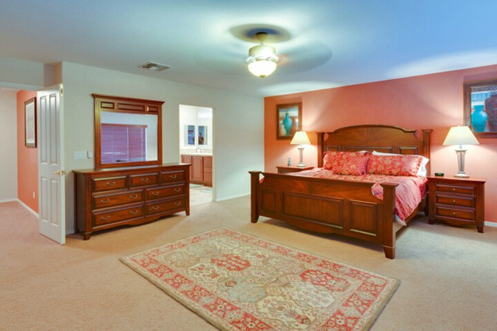 Room 4 of 37