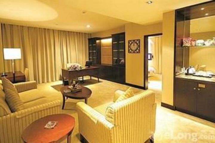 Room 3 of 20