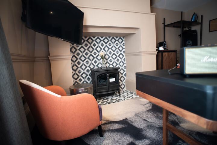 Room 2 of 72