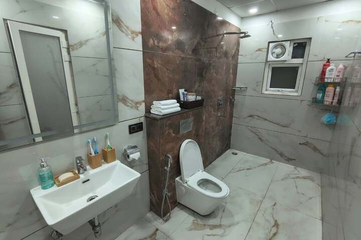 Room 16 of 16