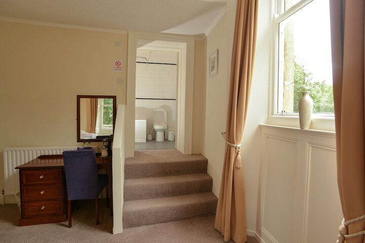 Room 3 of 34