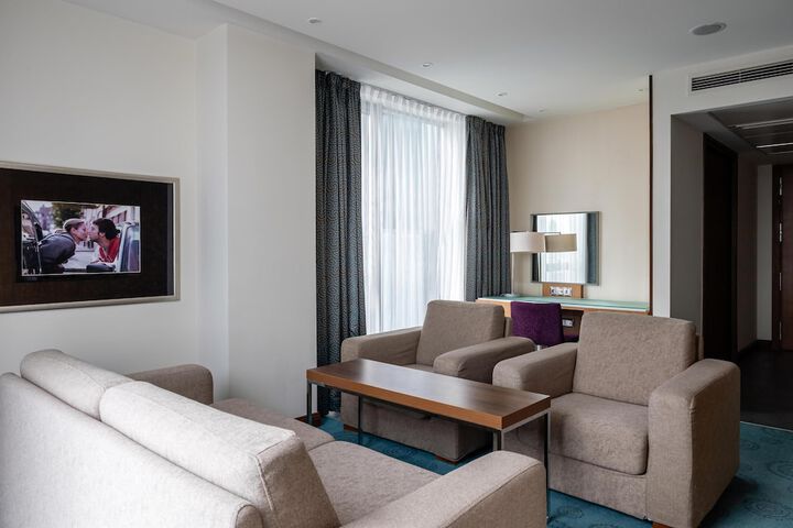 Room 90 of 228