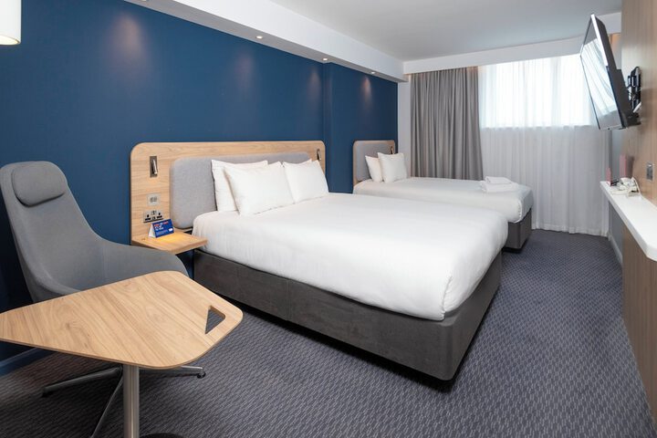 Room 33 of 84