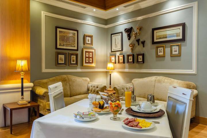 Breakfast/Coffee Service 31 of 49