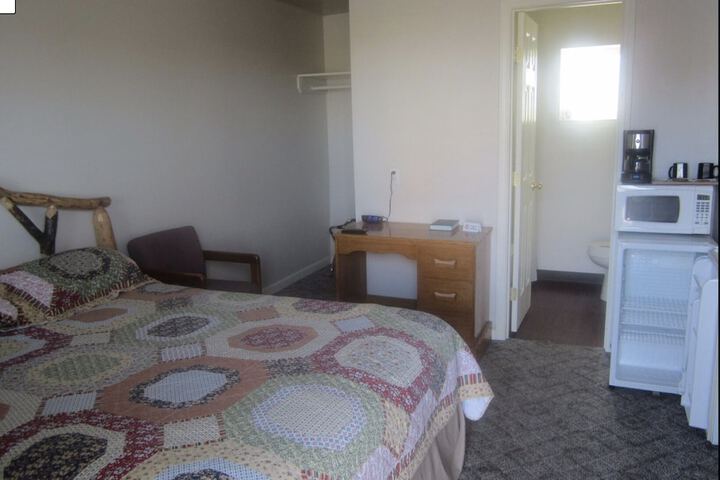 Room 3 of 7