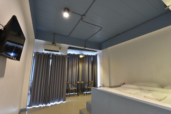 Room 10 of 24