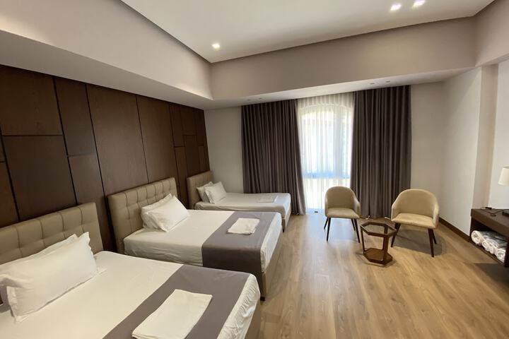 Room 9 of 22