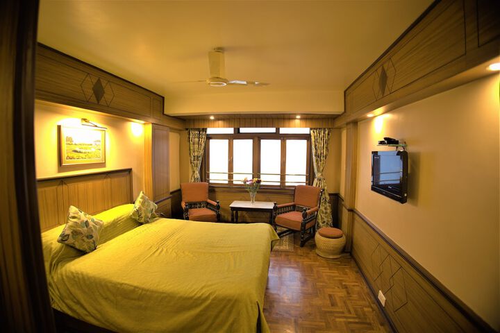 Room 10 of 19