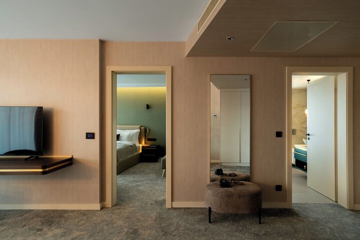 Room 28 of 58