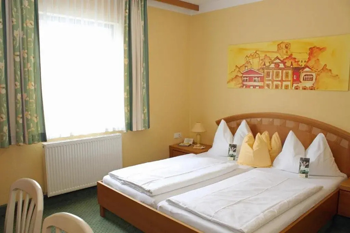 Room 4 of 22