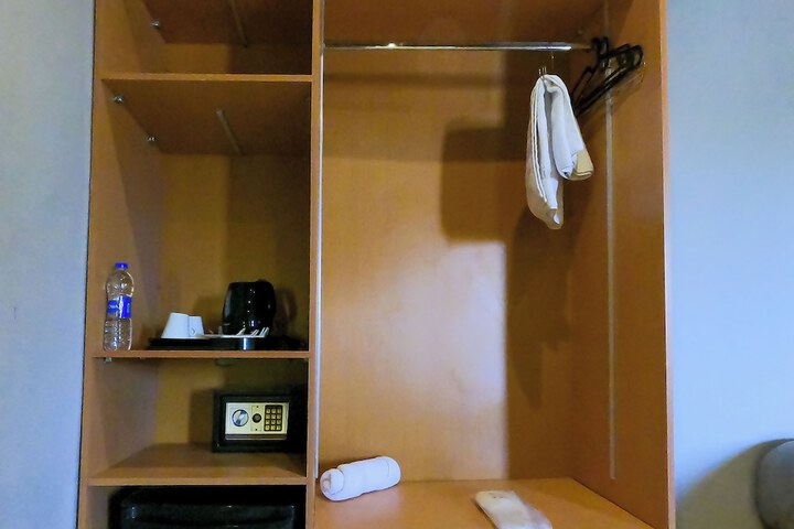 Lounge 120 of 227