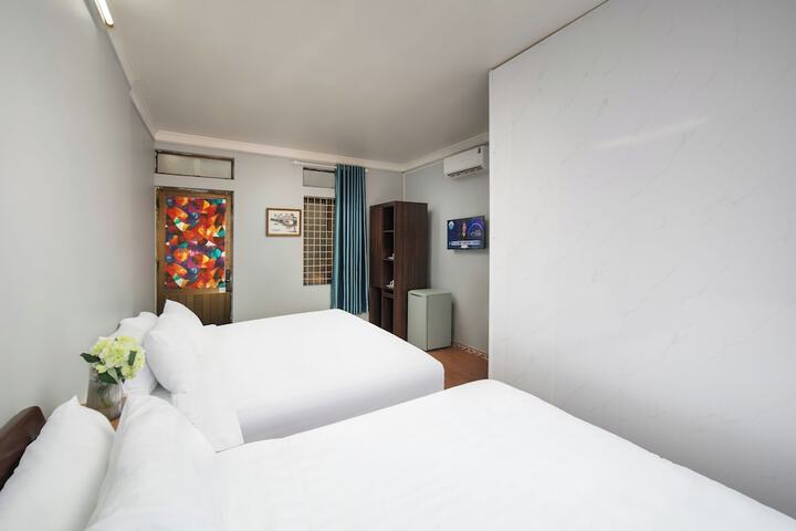 Room 4 of 15