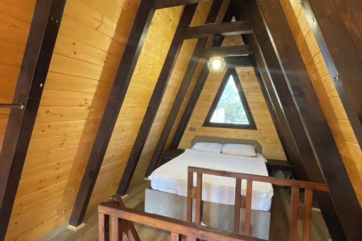 Room 4 of 34