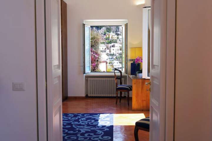 Ballroom/Hall 76 of 83