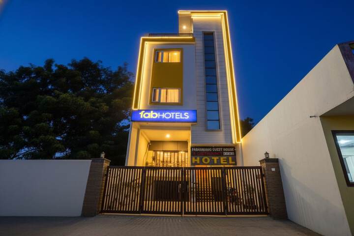 Fabhotel Paramhans Guest House