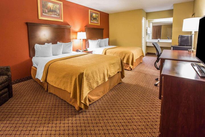 2 Double Beds (2 of 8)