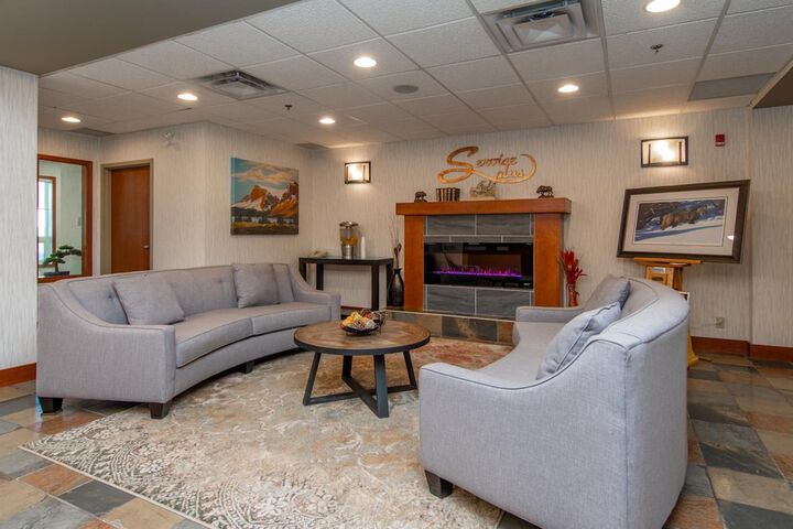 Entrance & Lobby