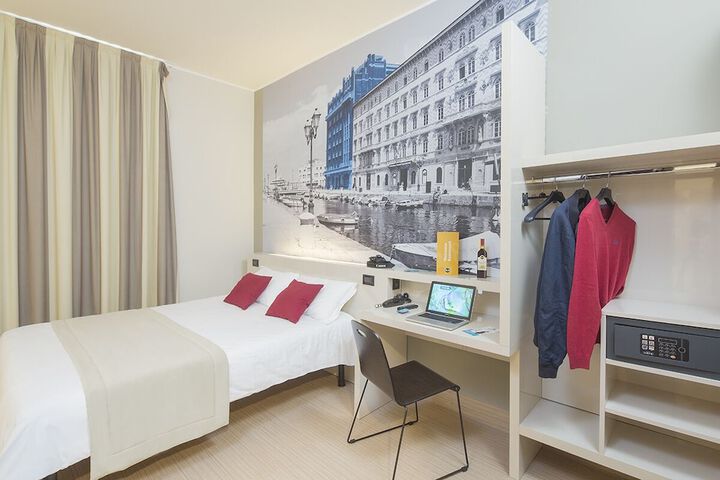 Room 12 of 78
