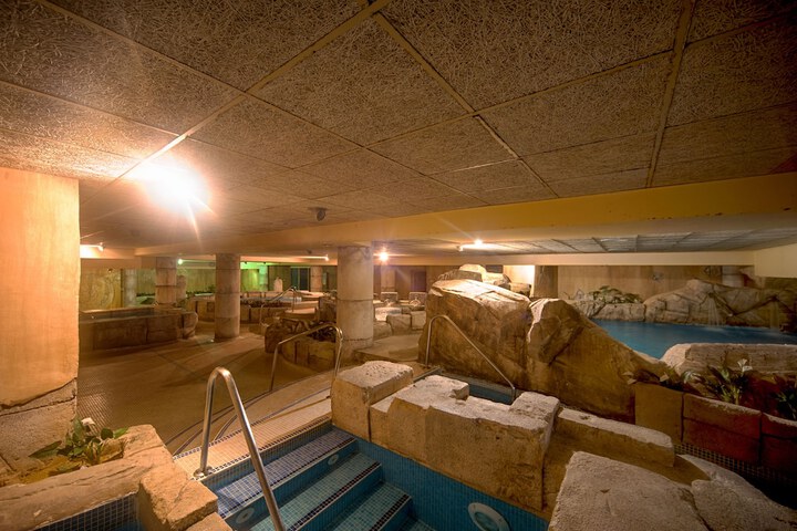 Spa 51 of 101