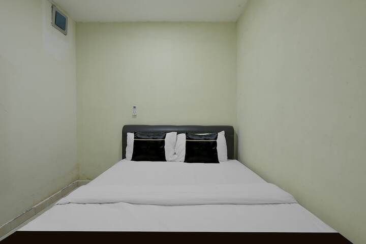 Room 28 of 38
