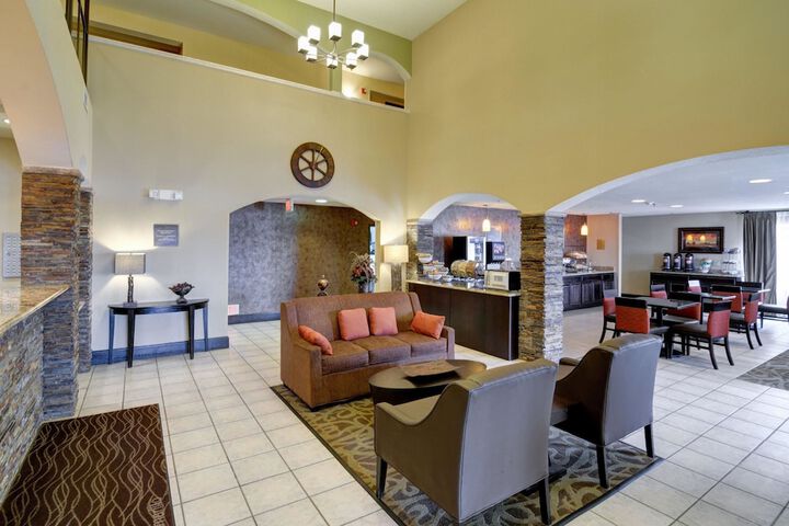Entrance & Lobby