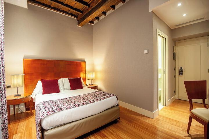 Room 54 of 157