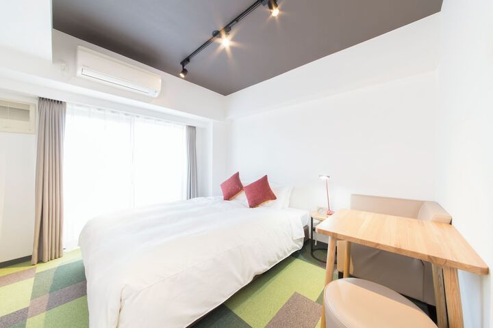 Room 14 of 42