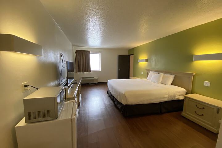 Standard | King Bed (6 of 11)