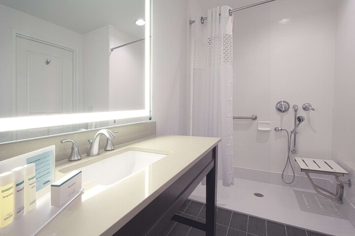 Bathroom shower