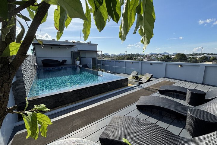 Pool 26 of 33