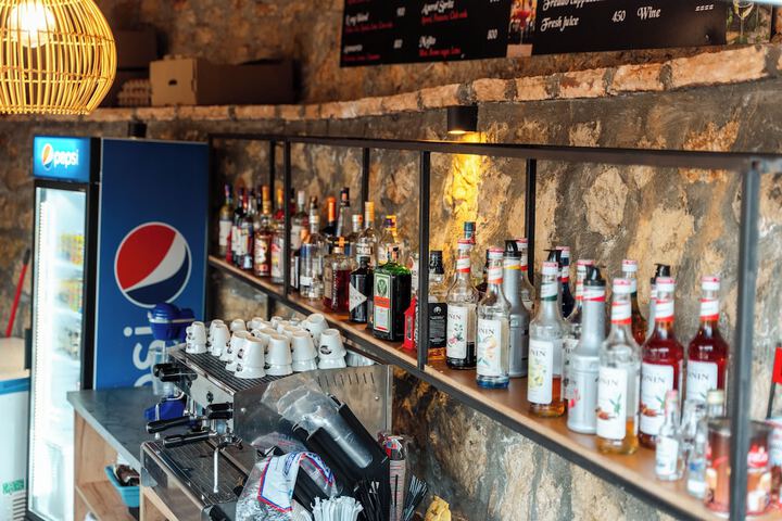Lounge 92 of 146
