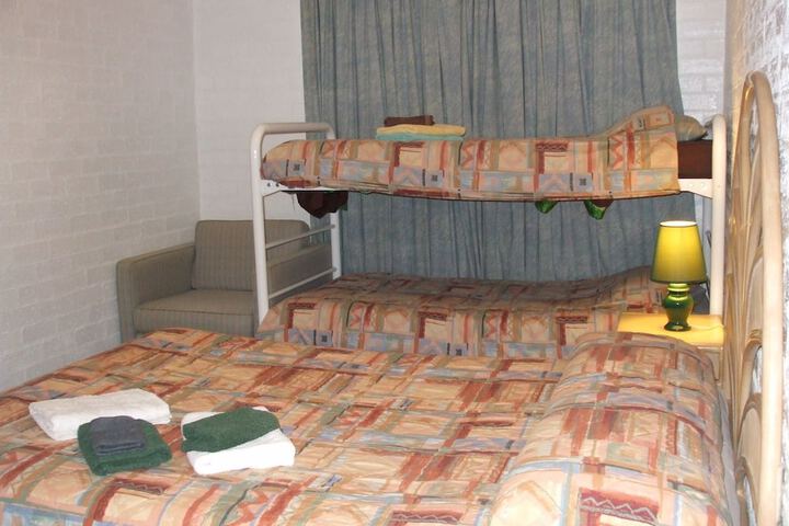 Room 11 of 33