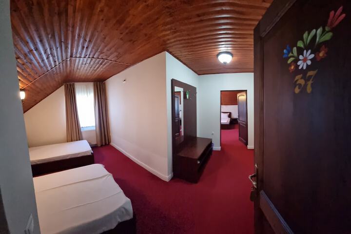 Room 9 of 113