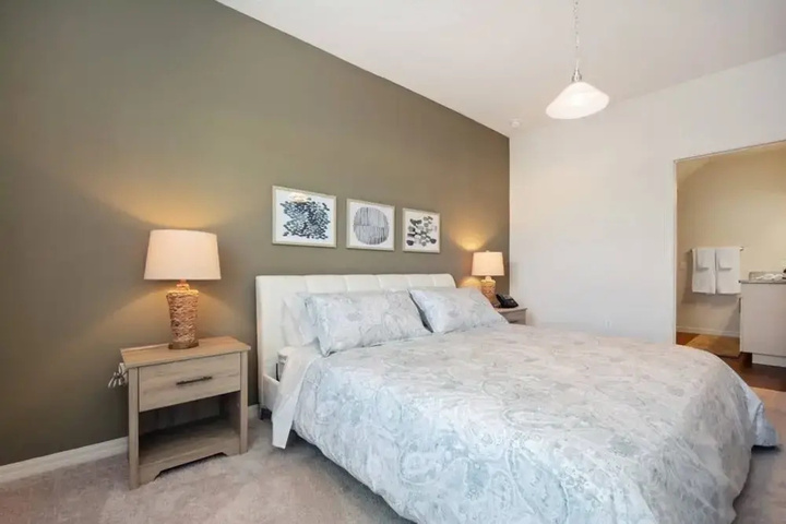 Room 2 of 13